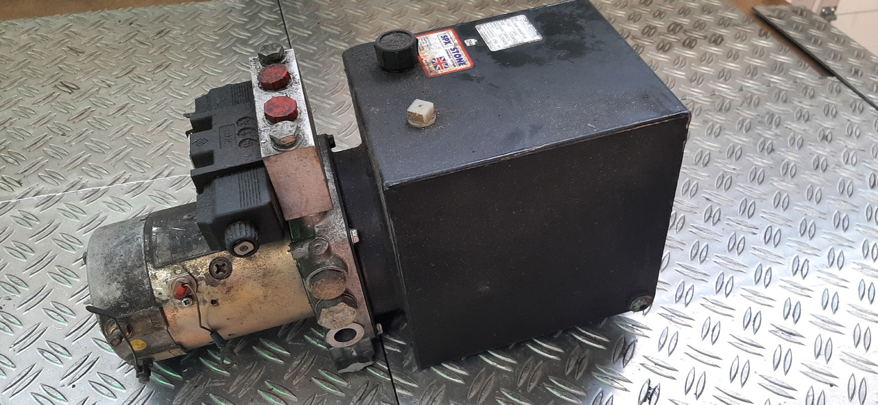 Gebrauchter SPX Stone Hydraulik Kompressor bzw. Hydraulik Pumpe, Artikel - Nr. : 81.99999 - 9999 - Υδραυλική αντλία για Φορτηγό: φωτογραφία 1 Gebrauchter SPX Stone Hydraulik Kompressor bzw. Hydraulik Pumpe, Artikel - Nr. : 81.99999 - 9999 - Υδραυλική αντλία για Φορτηγό: φωτογραφία 1