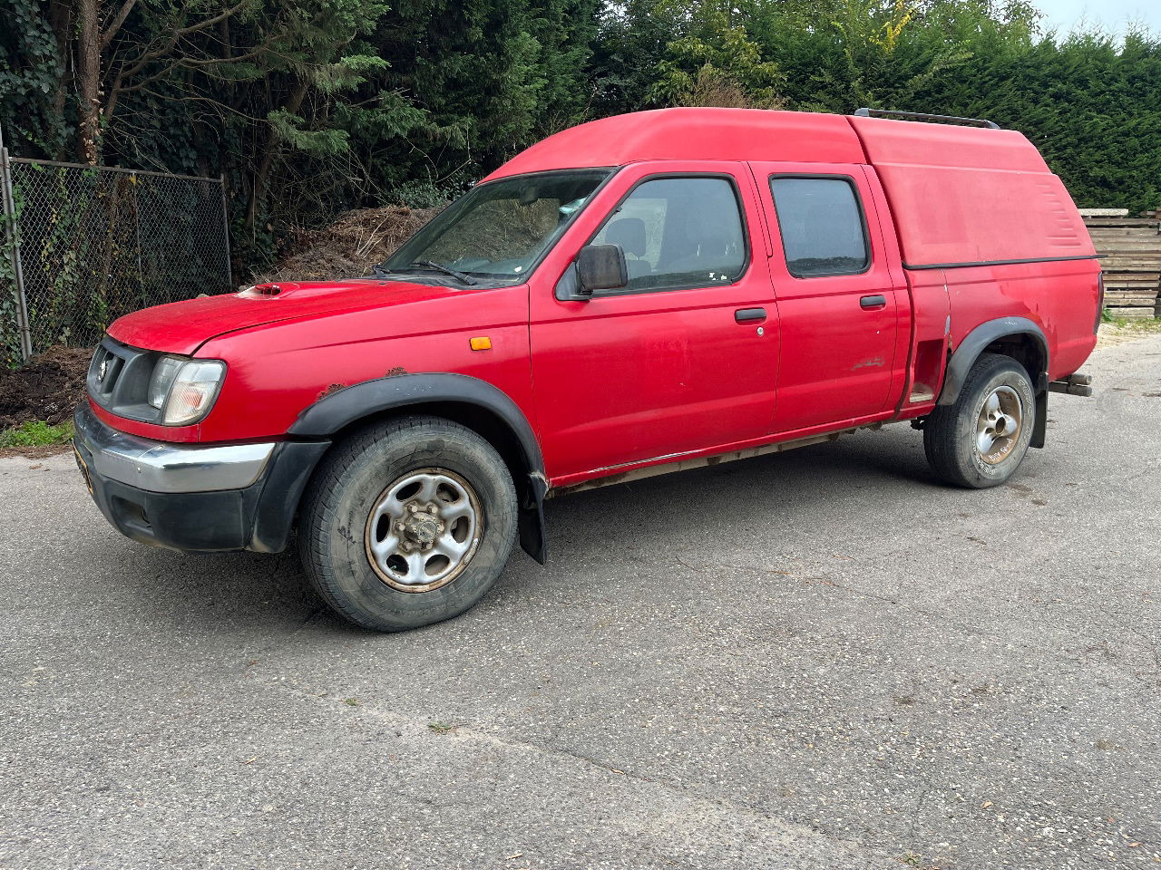 Nissan 4x4 - Ημιφορτηγό: φωτογραφία 1 Nissan 4x4 - Ημιφορτηγό: φωτογραφία 1