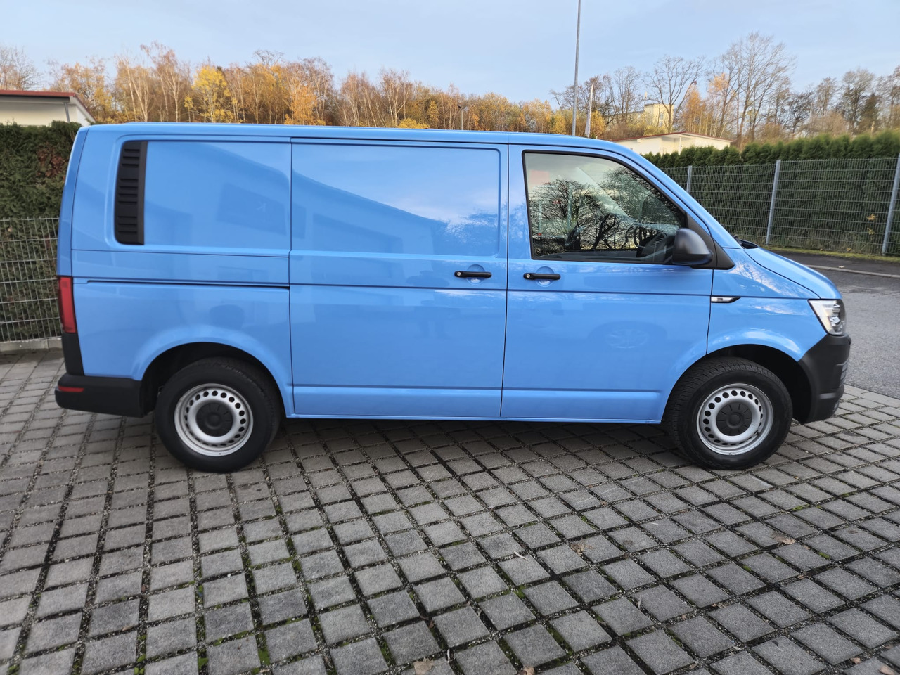VOLKSWAGEN T6 Transporter Kasten-Kombi LED/AHK/Bluetooth - Βαν: φωτογραφία 4 VOLKSWAGEN T6 Transporter Kasten-Kombi LED/AHK/Bluetooth - Βαν: φωτογραφία 4