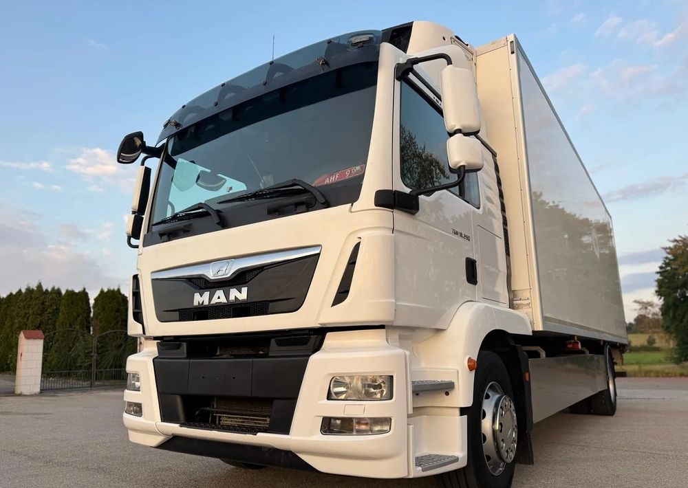 MAN TGM18.290 4x2 ACC/ CHłODNIA Z WINDĄ /CARRIER 850MT /SYPIALKA / EURO6/ASO - Φορτηγό ψυγείο: φωτογραφία 1 MAN TGM18.290 4x2 ACC/ CHłODNIA Z WINDĄ /CARRIER 850MT /SYPIALKA / EURO6/ASO - Φορτηγό ψυγείο: φωτογραφία 1