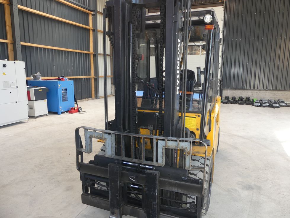 Ανυψωτικό μηχάνημα HYUNDAI 40B-9: φωτογραφία 38