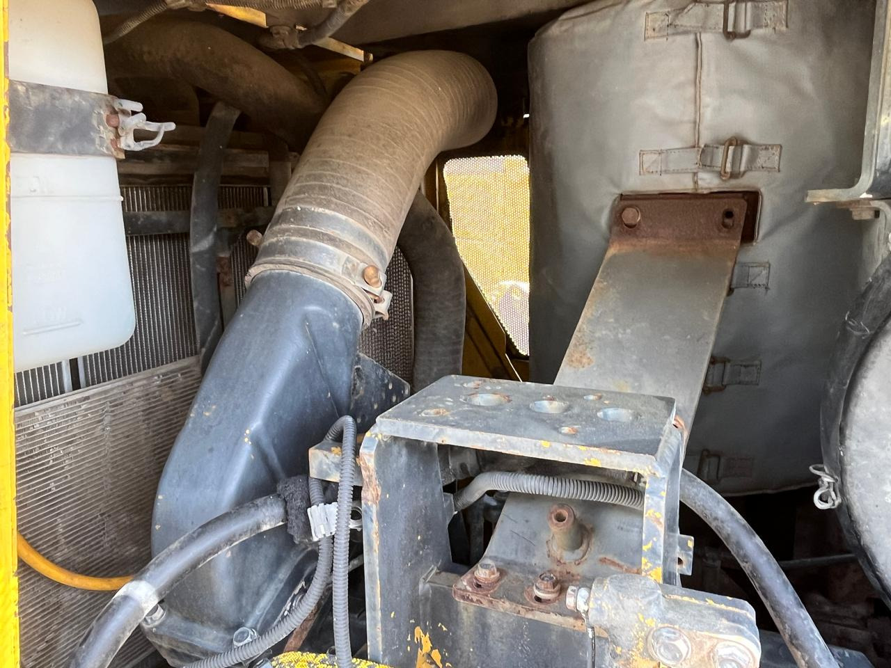 KOMATSU D155-A-6 - Μπουλντόζα: φωτογραφία 2 KOMATSU D155-A-6 - Μπουλντόζα: φωτογραφία 2