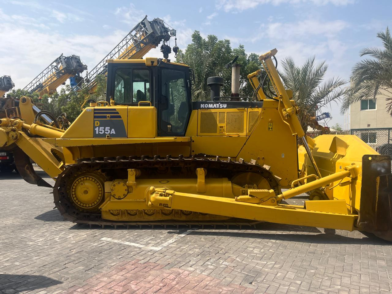 KOMATSU D155-A-6 - Μπουλντόζα: φωτογραφία 1 KOMATSU D155-A-6 - Μπουλντόζα: φωτογραφία 1