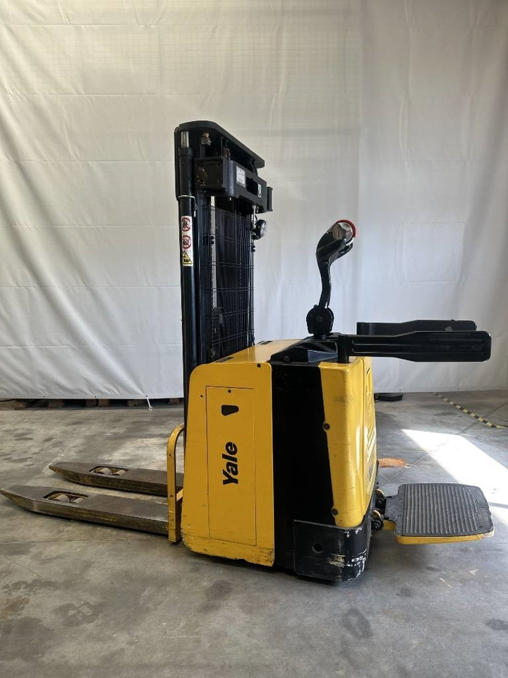 Yale ms15x - Μηχάνημα στοίβαξης: φωτογραφία 1 Yale ms15x - Μηχάνημα στοίβαξης: φωτογραφία 1