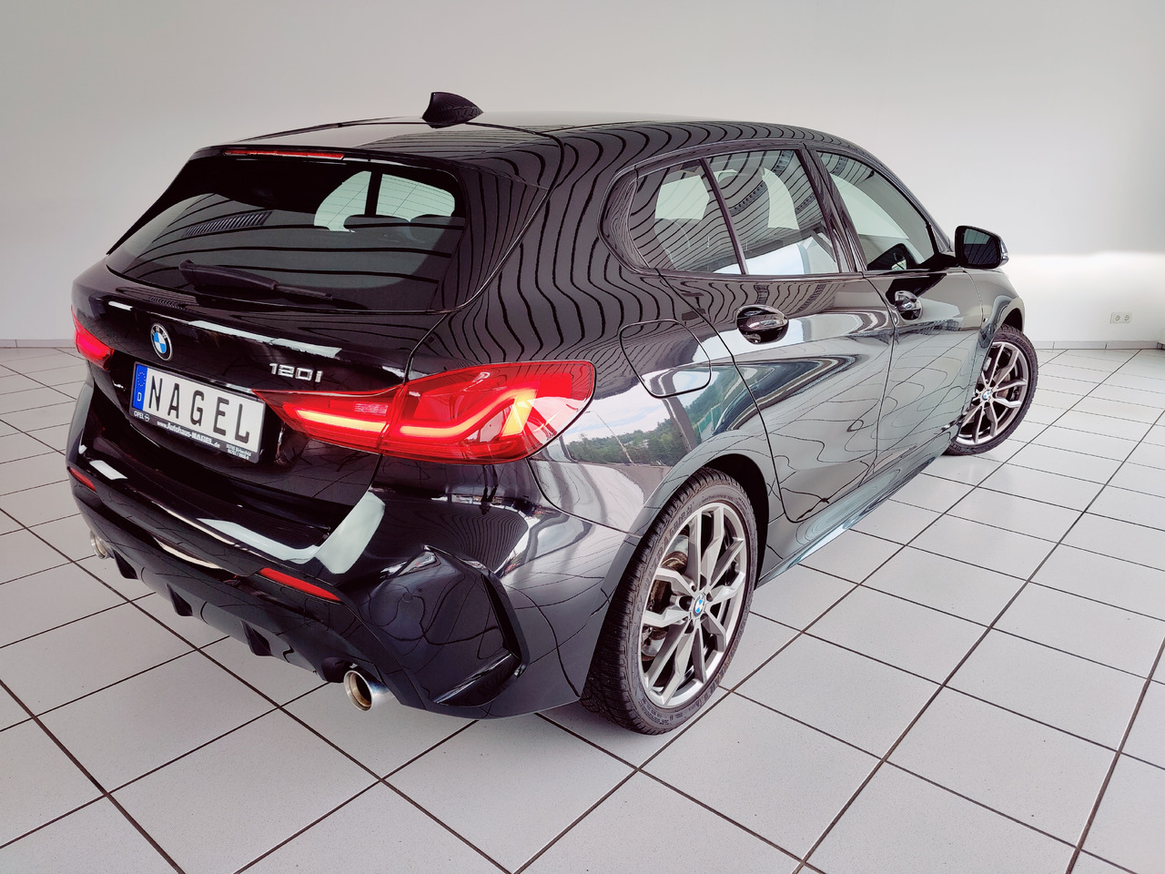 BMW 120 i M Sport RTTI LiveCockpit Head-up Navi - Λιμουζίνα/ Sedan: φωτογραφία 5 BMW 120 i M Sport RTTI LiveCockpit Head-up Navi - Λιμουζίνα/ Sedan: φωτογραφία 5