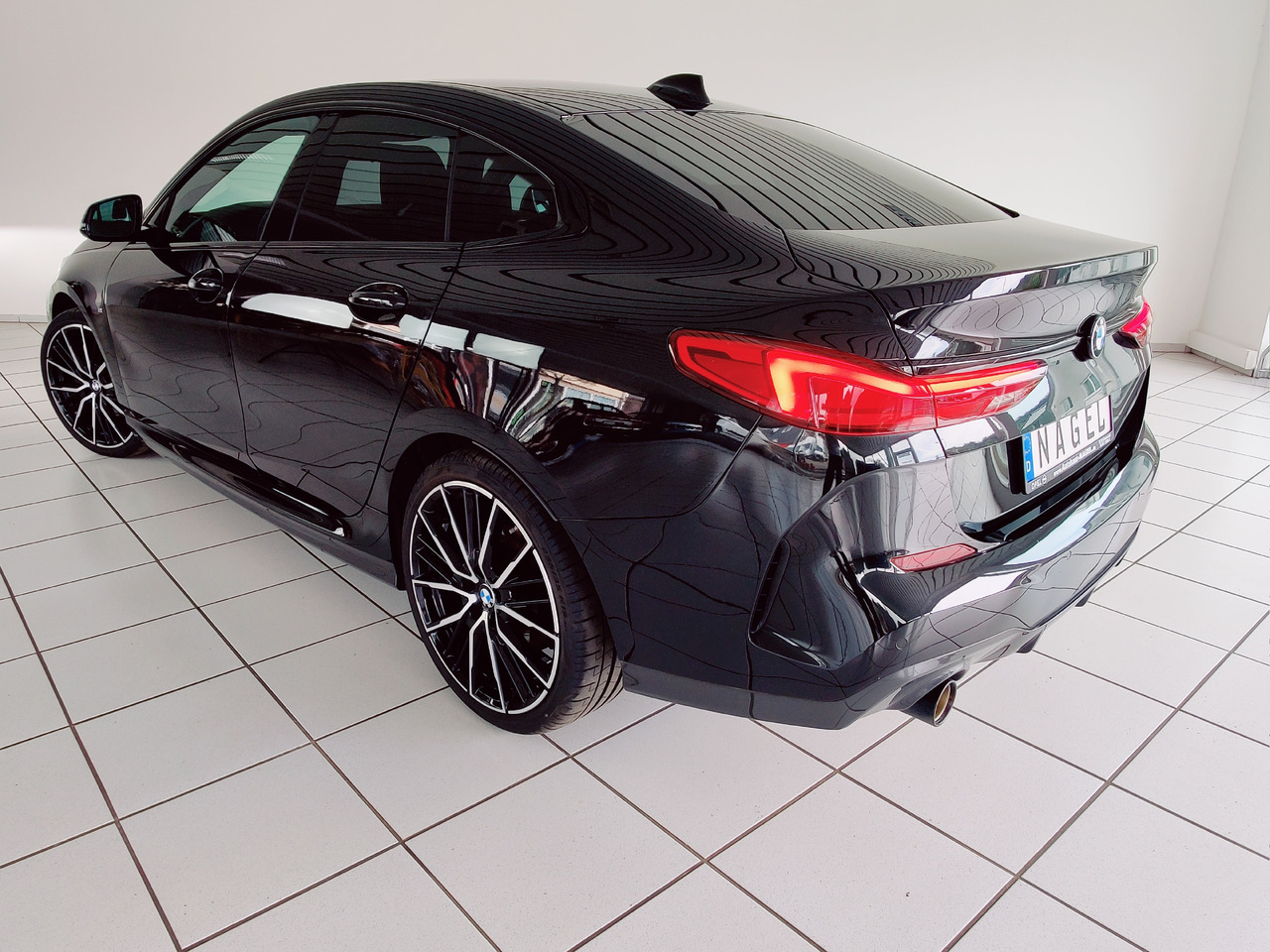 BMW 218 i M Sport Navi RTTI DAB HiFi SHZ - Λιμουζίνα/ Sedan: φωτογραφία 5 BMW 218 i M Sport Navi RTTI DAB HiFi SHZ - Λιμουζίνα/ Sedan: φωτογραφία 5