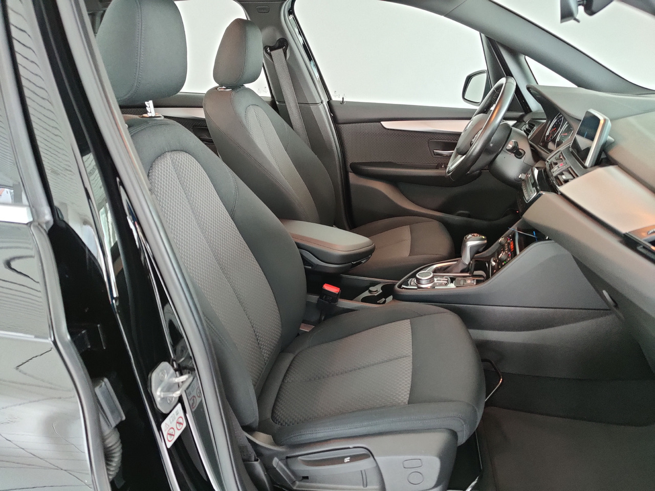 Λιμουζίνα/ Sedan BMW 225 xe ActiveTourer iPerf. Advantage*Navi*SHZ* Hybrid 165kW: φωτογραφία 12 Λιμουζίνα/ Sedan BMW 225 xe ActiveTourer iPerf. Advantage*Navi*SHZ* Hybrid 165kW: φωτογραφία 12