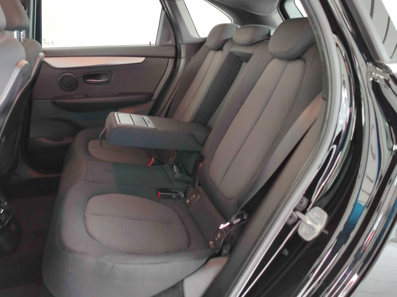 Λιμουζίνα/ Sedan BMW 225 xe ActiveTourer iPerf. Advantage*Navi*SHZ* Hybrid 165kW: φωτογραφία 14 Λιμουζίνα/ Sedan BMW 225 xe ActiveTourer iPerf. Advantage*Navi*SHZ* Hybrid 165kW: φωτογραφία 14