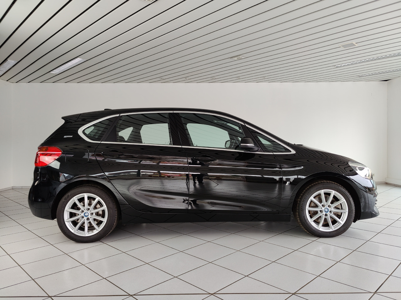 Λιμουζίνα/ Sedan BMW 225 xe ActiveTourer iPerf. Advantage*Navi*SHZ* Hybrid 165kW: φωτογραφία 7 Λιμουζίνα/ Sedan BMW 225 xe ActiveTourer iPerf. Advantage*Navi*SHZ* Hybrid 165kW: φωτογραφία 7