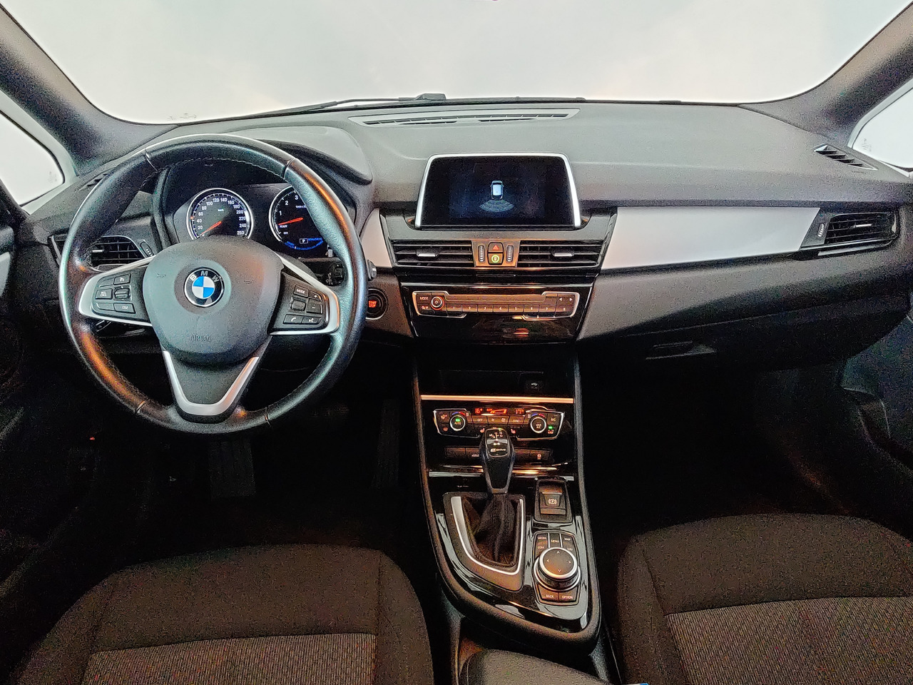 Λιμουζίνα/ Sedan BMW 225 xe ActiveTourer iPerf. Advantage*Navi*SHZ* Hybrid 165kW: φωτογραφία 10 Λιμουζίνα/ Sedan BMW 225 xe ActiveTourer iPerf. Advantage*Navi*SHZ* Hybrid 165kW: φωτογραφία 10