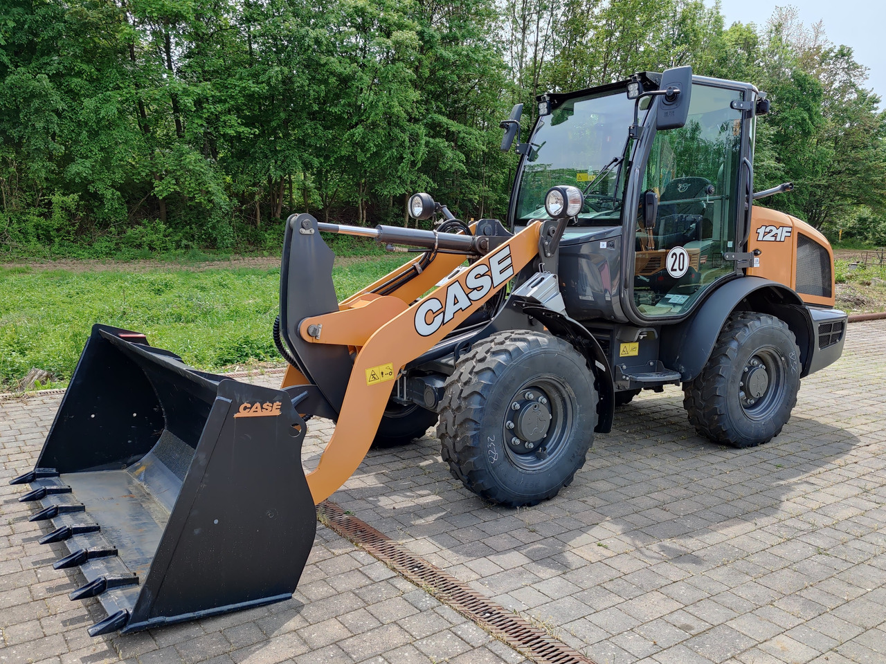 Case 121F STD ZB Radlader mit Schaufel ZB Kabine Klima HZG - Ελαστιχοφόρος φορτωτής: φωτογραφία 1 Case 121F STD ZB Radlader mit Schaufel ZB Kabine Klima HZG - Ελαστιχοφόρος φορτωτής: φωτογραφία 1