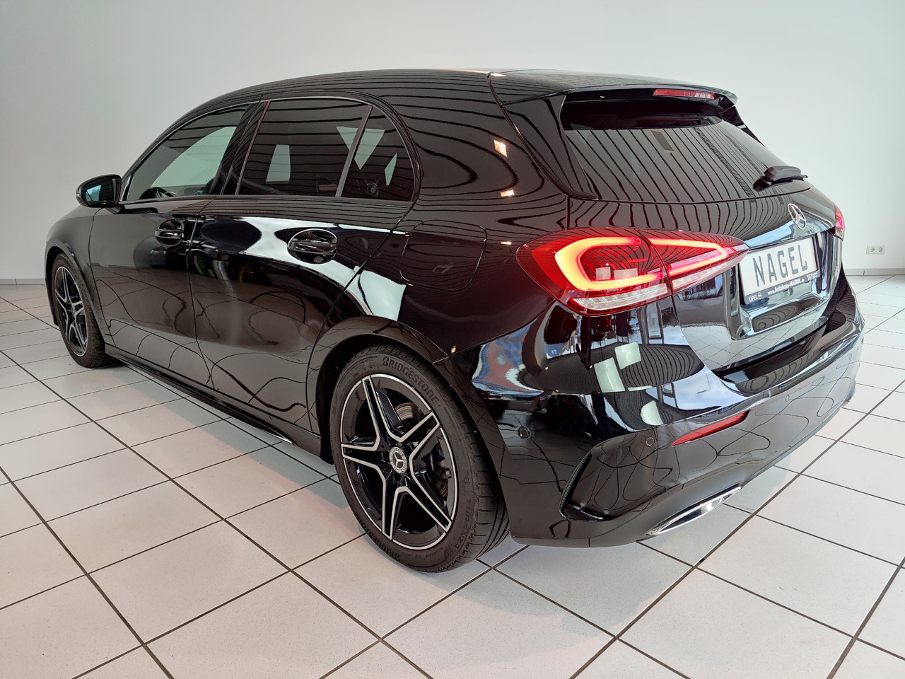 Mercedes-Benz A 220 d Navi LED Park RüKam AHK - Λιμουζίνα/ Sedan: φωτογραφία 3 Mercedes-Benz A 220 d Navi LED Park RüKam AHK - Λιμουζίνα/ Sedan: φωτογραφία 3