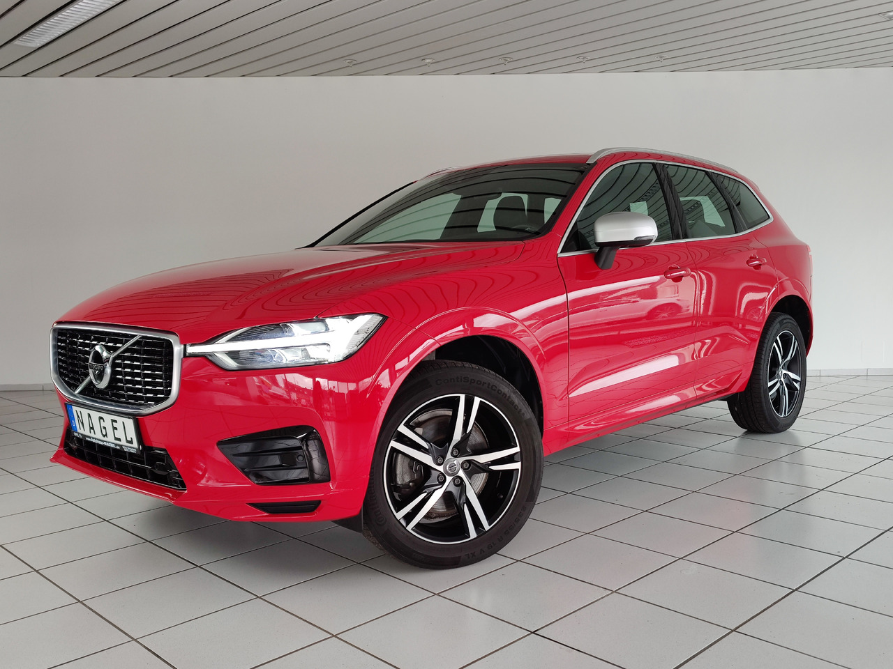 Volvo XC60 R Design AWD 228kW 360°Kam Pano Head-Up CD Apple - SUV: φωτογραφία 1 Volvo XC60 R Design AWD 228kW 360°Kam Pano Head-Up CD Apple - SUV: φωτογραφία 1