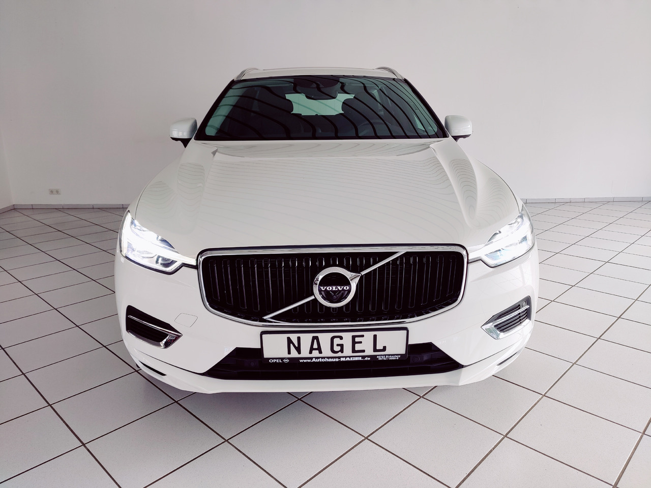 Volvo XC60 t8 twin engine Momentum Plug-In Hybrid AWD AHK Leder Navi - SUV: φωτογραφία 3 Volvo XC60 t8 twin engine Momentum Plug-In Hybrid AWD AHK Leder Navi - SUV: φωτογραφία 3