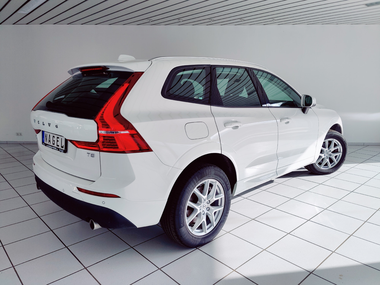 Volvo XC60 t8 twin engine Momentum Plug-In Hybrid AWD AHK Leder Navi - SUV: φωτογραφία 4 Volvo XC60 t8 twin engine Momentum Plug-In Hybrid AWD AHK Leder Navi - SUV: φωτογραφία 4