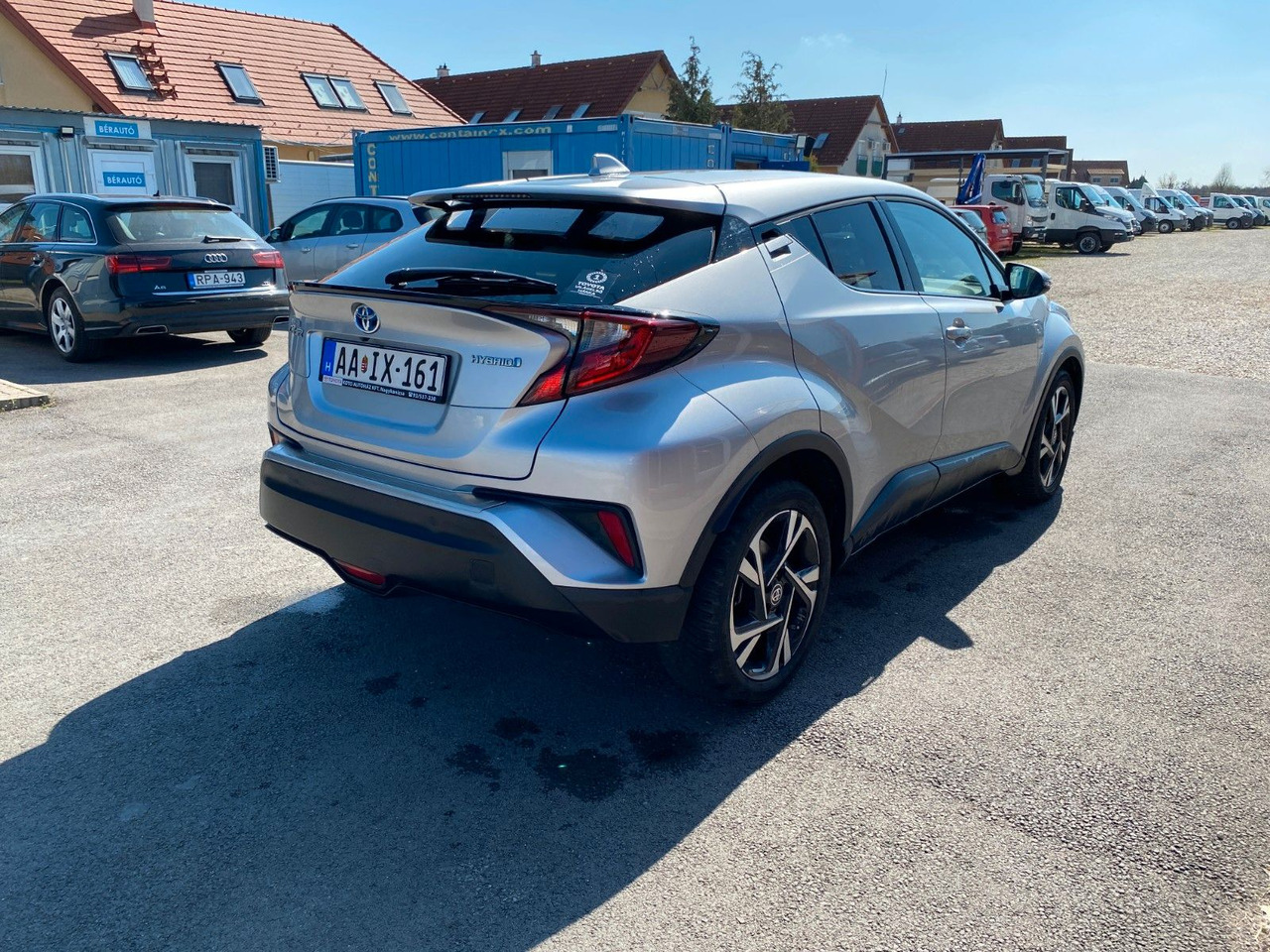 Toyota C-HR 1.8-l-VVTi Hybrid Flow - SUV: φωτογραφία 2 Toyota C-HR 1.8-l-VVTi Hybrid Flow - SUV: φωτογραφία 2
