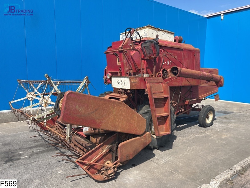 International 851 Mc Cormick International 851 - Θεριζοαλωνιστική μηχανή: φωτογραφία 1 International 851 Mc Cormick International 851 - Θεριζοαλωνιστική μηχανή: φωτογραφία 1
