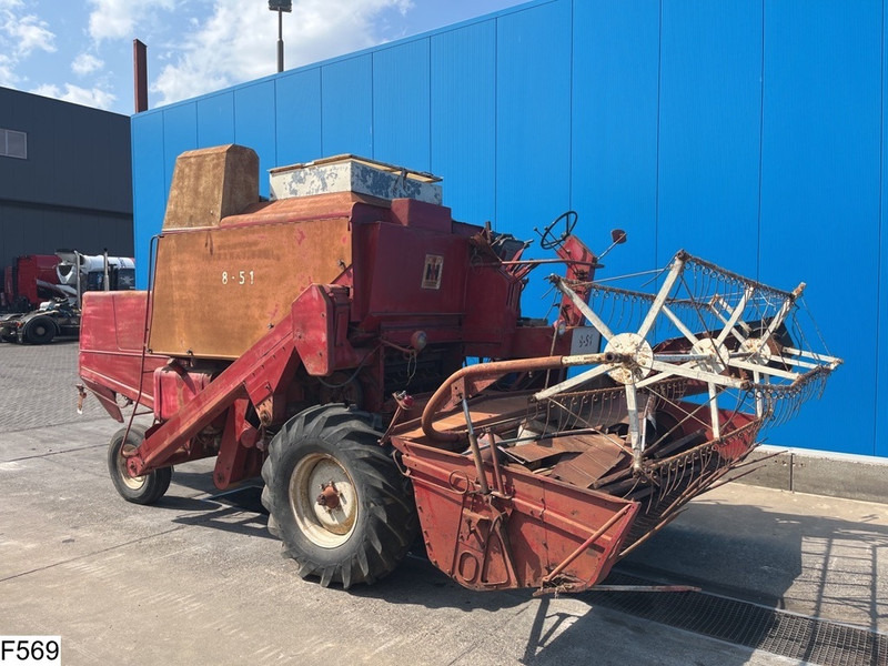International 851 Mc Cormick International 851 - Θεριζοαλωνιστική μηχανή: φωτογραφία 2 International 851 Mc Cormick International 851 - Θεριζοαλωνιστική μηχανή: φωτογραφία 2