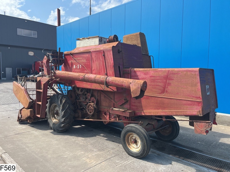 International 851 Mc Cormick International 851 - Θεριζοαλωνιστική μηχανή: φωτογραφία 4 International 851 Mc Cormick International 851 - Θεριζοαλωνιστική μηχανή: φωτογραφία 4