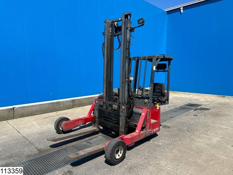 Moffett M4 20.3 3x3, H 3,90 mtr, 2000 KG - Περονοφόρο επί φορτηγού: φωτογραφία 3 Moffett M4 20.3 3x3, H 3,90 mtr, 2000 KG - Περονοφόρο επί φορτηγού: φωτογραφία 3