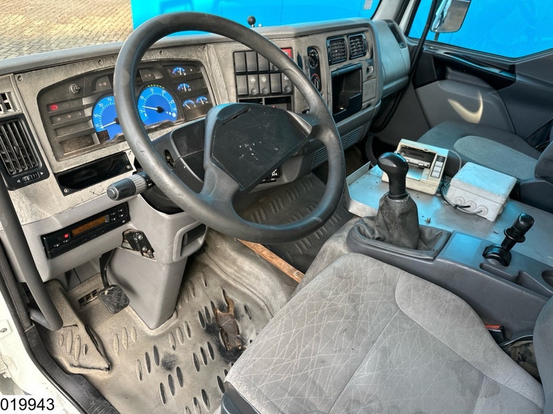 Renault Midlum 180 Euro 3, Manual, Fuel, 6180 Liters, 1 Comp - Φορτηγό βυτιοφόρο: φωτογραφία 5 Renault Midlum 180 Euro 3, Manual, Fuel, 6180 Liters, 1 Comp - Φορτηγό βυτιοφόρο: φωτογραφία 5