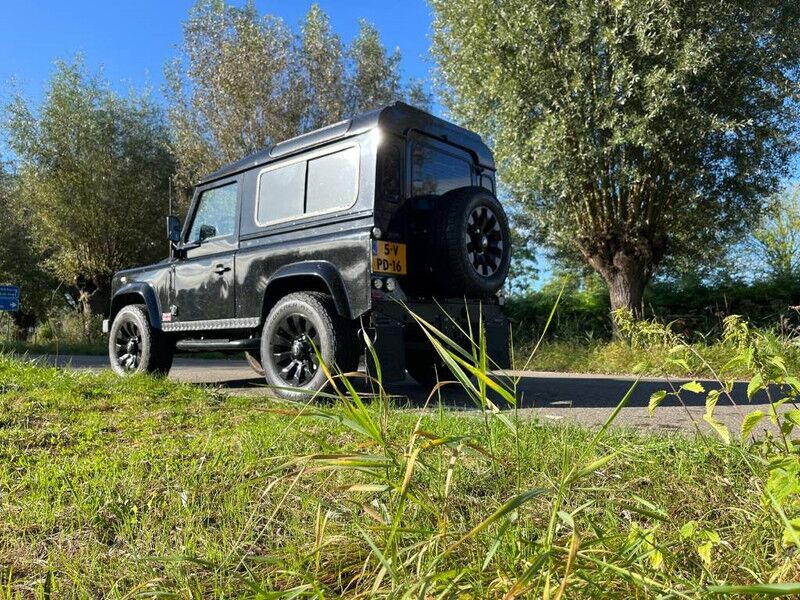 Land Rover Defender X tech with black pack - Αυτοκίνητο: φωτογραφία 2 Land Rover Defender X tech with black pack - Αυτοκίνητο: φωτογραφία 2