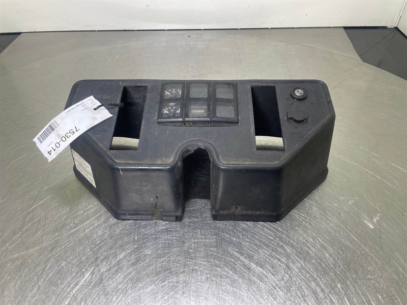 Ahlmann AZ6 - Dashboard/Console/Konsole - Καμπίνα και εσωτερικό για Κατασκευή μηχανήματα: φωτογραφία 1 Ahlmann AZ6 - Dashboard/Console/Konsole - Καμπίνα και εσωτερικό για Κατασκευή μηχανήματα: φωτογραφία 1