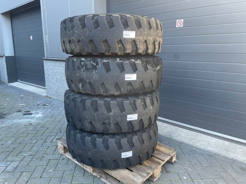 Atlas AR65-Michelin 335/80R20 (12.5R20)-Tire/Reifen/Band - Ελαστικά και ζάντες για Κατασκευή μηχανήματα: φωτογραφία 2 Atlas AR65-Michelin 335/80R20 (12.5R20)-Tire/Reifen/Band - Ελαστικά και ζάντες για Κατασκευή μηχανήματα: φωτογραφία 2
