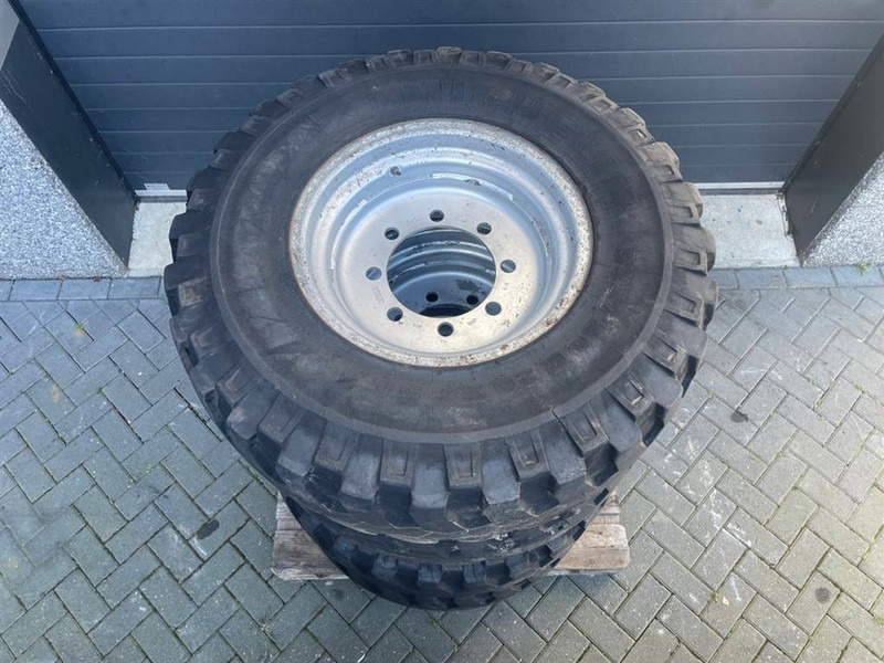 Atlas AR65-Michelin 335/80R20 (12.5R20)-Tire/Reifen/Band - Ελαστικά και ζάντες για Κατασκευή μηχανήματα: φωτογραφία 5 Atlas AR65-Michelin 335/80R20 (12.5R20)-Tire/Reifen/Band - Ελαστικά και ζάντες για Κατασκευή μηχανήματα: φωτογραφία 5