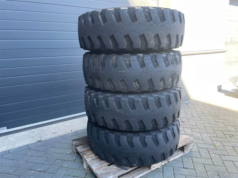 Atlas AR65-Michelin 335/80R20 (12.5R20)-Tire/Reifen/Band - Ελαστικά και ζάντες για Κατασκευή μηχανήματα: φωτογραφία 3 Atlas AR65-Michelin 335/80R20 (12.5R20)-Tire/Reifen/Band - Ελαστικά και ζάντες για Κατασκευή μηχανήματα: φωτογραφία 3