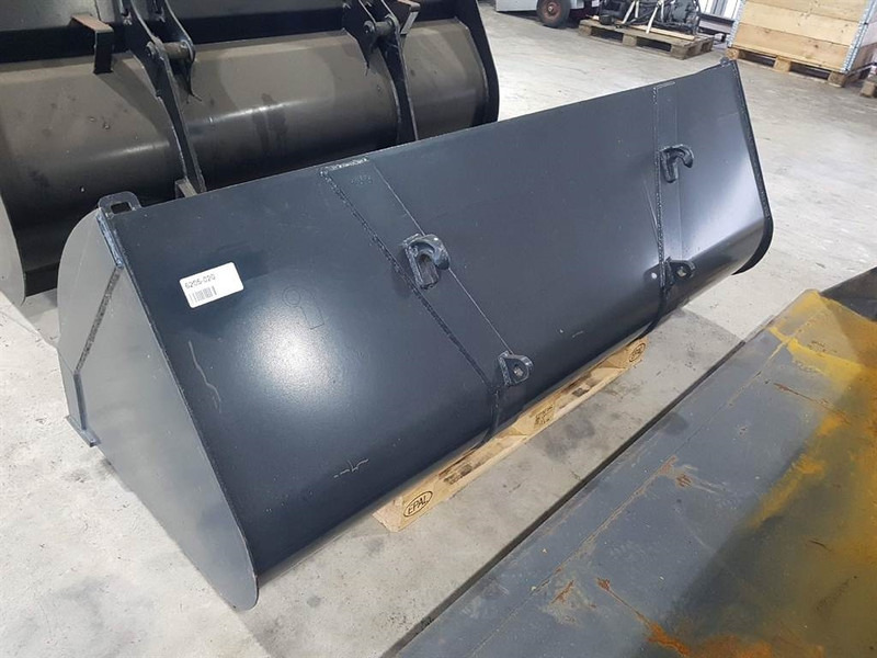 Dichte bak nieuw Euro - Bucket/Schaufel/Dichte bak - Κουβας: φωτογραφία 2 Dichte bak nieuw Euro - Bucket/Schaufel/Dichte bak - Κουβας: φωτογραφία 2