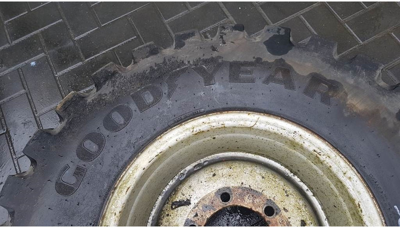 Goodyear 340/80-R18 IND - Tyre/Reifen/Band - Ελαστικά και ζάντες για Κατασκευή μηχανήματα: φωτογραφία 2 Goodyear 340/80-R18 IND - Tyre/Reifen/Band - Ελαστικά και ζάντες για Κατασκευή μηχανήματα: φωτογραφία 2