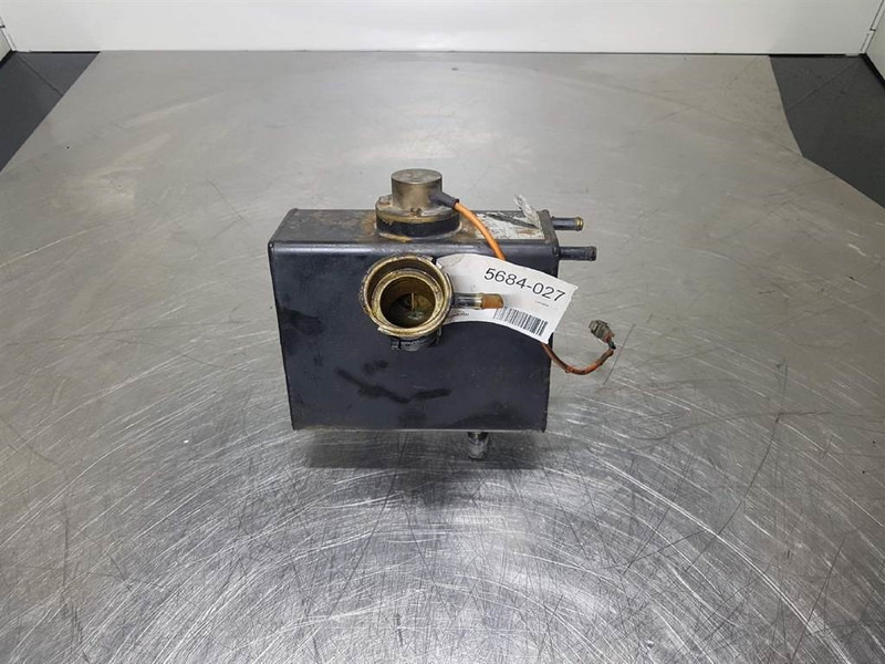 Liebherr A904-7025853-Expansion tank/Ausgleichsbehälter - Κινητήρας και ανταλλακτικά για Κατασκευή μηχανήματα: φωτογραφία 1 Liebherr A904-7025853-Expansion tank/Ausgleichsbehälter - Κινητήρας και ανταλλακτικά για Κατασκευή μηχανήματα: φωτογραφία 1