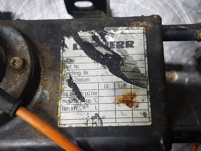 Liebherr A904-7025853-Expansion tank/Ausgleichsbehälter - Κινητήρας και ανταλλακτικά για Κατασκευή μηχανήματα: φωτογραφία 4 Liebherr A904-7025853-Expansion tank/Ausgleichsbehälter - Κινητήρας και ανταλλακτικά για Κατασκευή μηχανήματα: φωτογραφία 4