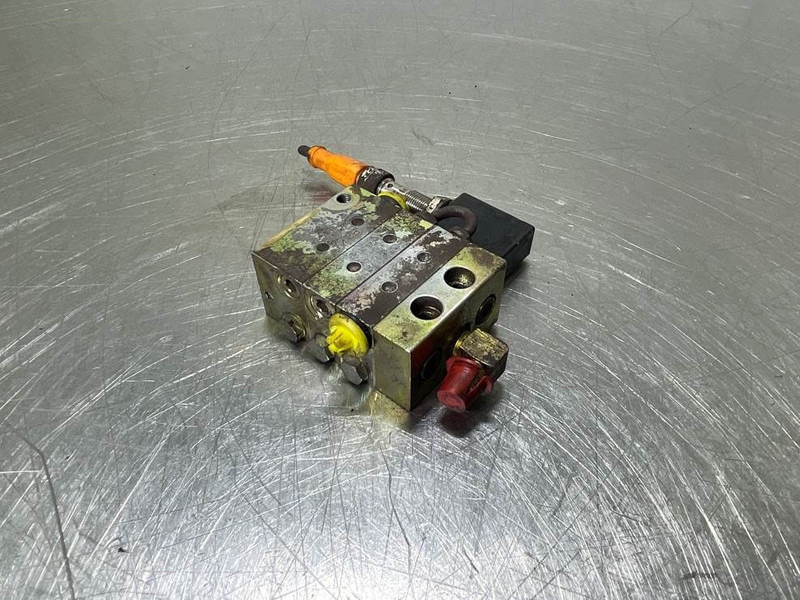 Liebherr L524-10444143 / 11341172-Lubricating system - Πλαίσιο/ Σασί για Κατασκευή μηχανήματα: φωτογραφία 2 Liebherr L524-10444143 / 11341172-Lubricating system - Πλαίσιο/ Σασί για Κατασκευή μηχανήματα: φωτογραφία 2