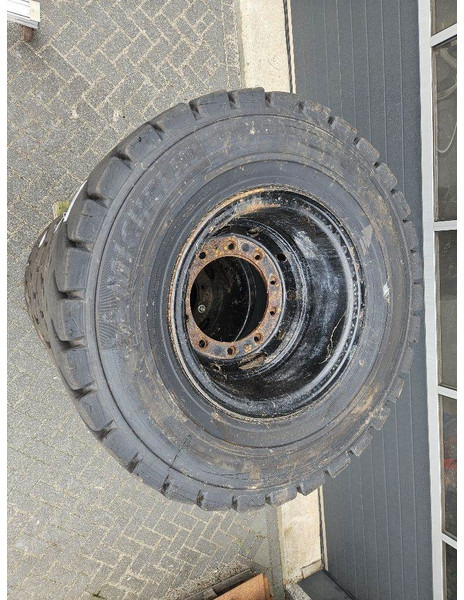 Liebherr LH24M-Michelin 11.00R20-Tyre/Reifen/Band - Ελαστικά και ζάντες για Κατασκευή μηχανήματα: φωτογραφία 4 Liebherr LH24M-Michelin 11.00R20-Tyre/Reifen/Band - Ελαστικά και ζάντες για Κατασκευή μηχανήματα: φωτογραφία 4