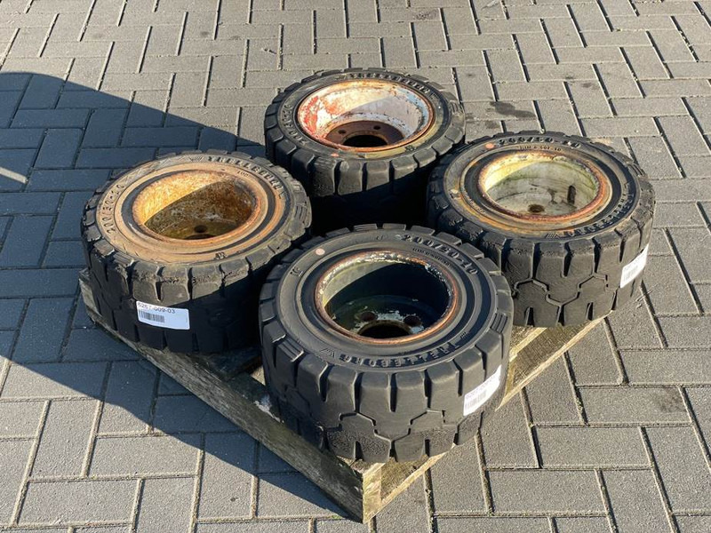 Linde -Trelleborg 200/50-10-Tire/Reifen/Band - Ελαστικά και ζάντες για Κατασκευή μηχανήματα: φωτογραφία 1 Linde -Trelleborg 200/50-10-Tire/Reifen/Band - Ελαστικά και ζάντες για Κατασκευή μηχανήματα: φωτογραφία 1