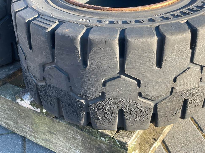 Linde -Trelleborg 200/50-10-Tire/Reifen/Band - Ελαστικά και ζάντες για Κατασκευή μηχανήματα: φωτογραφία 3 Linde -Trelleborg 200/50-10-Tire/Reifen/Band - Ελαστικά και ζάντες για Κατασκευή μηχανήματα: φωτογραφία 3