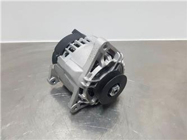 Manitou 12V 80A - Alternator/Lichtmaschine/Dynamo - Κινητήρας για Κατασκευή μηχανήματα: φωτογραφία 1 Manitou 12V 80A - Alternator/Lichtmaschine/Dynamo - Κινητήρας για Κατασκευή μηχανήματα: φωτογραφία 1