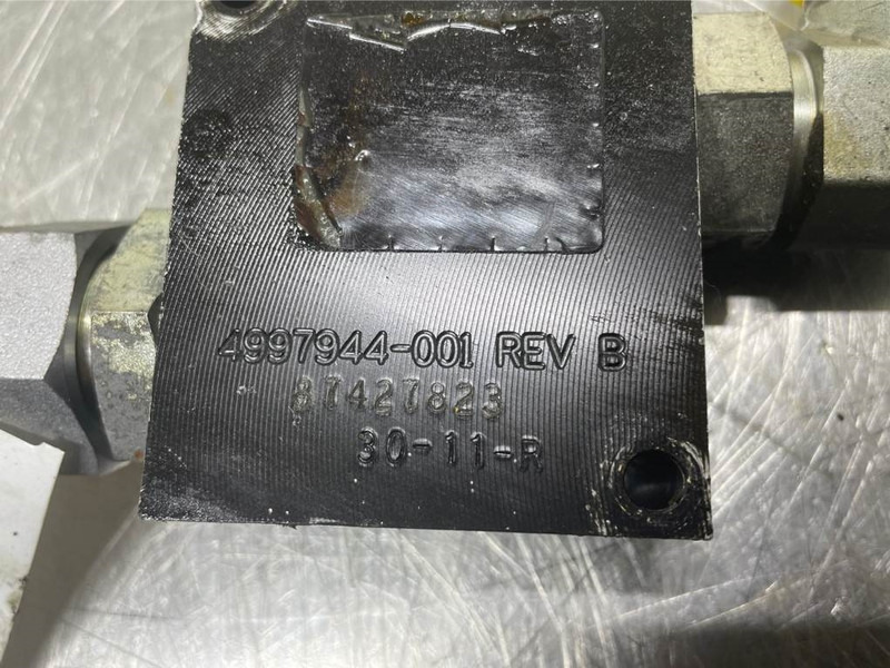 New Holland W110C-Eaton 4997944-001-Valve/Ventile/Ventiel - Υδραυλικό για Κατασκευή μηχανήματα: φωτογραφία 4 New Holland W110C-Eaton 4997944-001-Valve/Ventile/Ventiel - Υδραυλικό για Κατασκευή μηχανήματα: φωτογραφία 4