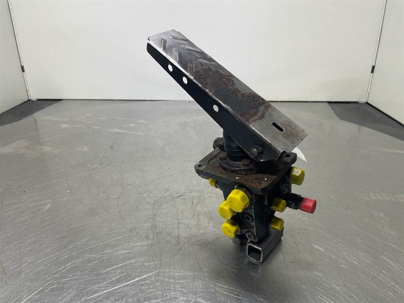 O & K L25.5-Safim 191826/FP3-Brake pedal/Bremspedal - Καμπίνα και εσωτερικό για Κατασκευή μηχανήματα: φωτογραφία 2 O & K L25.5-Safim 191826/FP3-Brake pedal/Bremspedal - Καμπίνα και εσωτερικό για Κατασκευή μηχανήματα: φωτογραφία 2