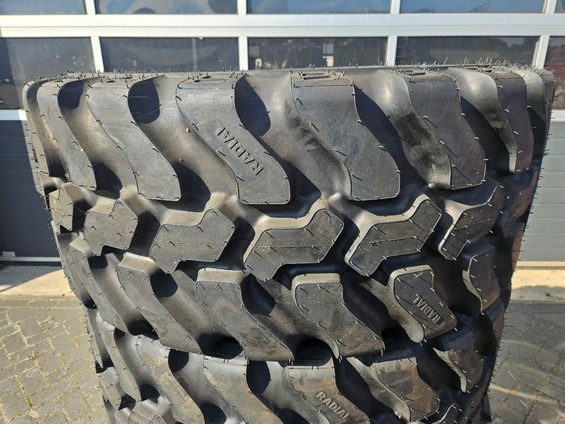 SWT 400/70R20 *NEW* - Tire/Reifen/Band - Ελαστικά και ζάντες για Κατασκευή μηχανήματα: φωτογραφία 3 SWT 400/70R20 *NEW* - Tire/Reifen/Band - Ελαστικά και ζάντες για Κατασκευή μηχανήματα: φωτογραφία 3