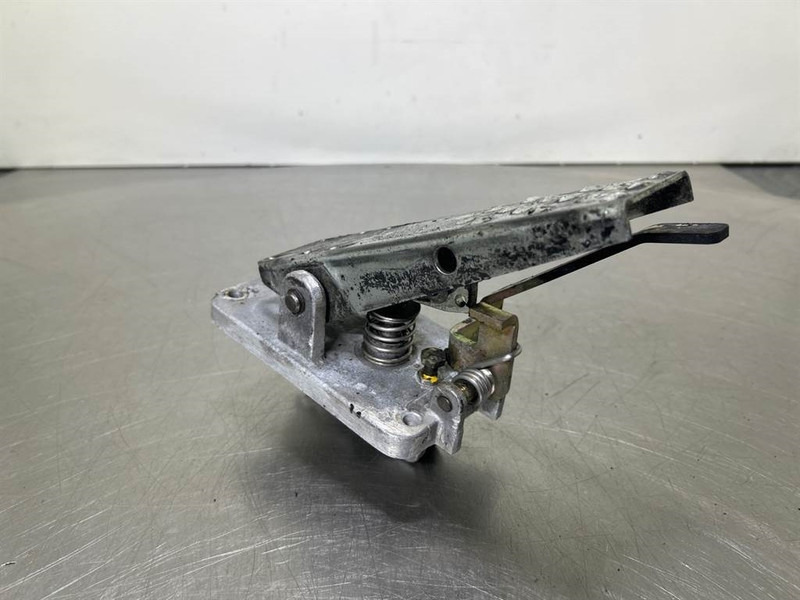 Terex TW150-6041506-Brake pedal/Bremspedal/Rempedaal - Καμπίνα και εσωτερικό για Κατασκευή μηχανήματα: φωτογραφία 4 Terex TW150-6041506-Brake pedal/Bremspedal/Rempedaal - Καμπίνα και εσωτερικό για Κατασκευή μηχανήματα: φωτογραφία 4