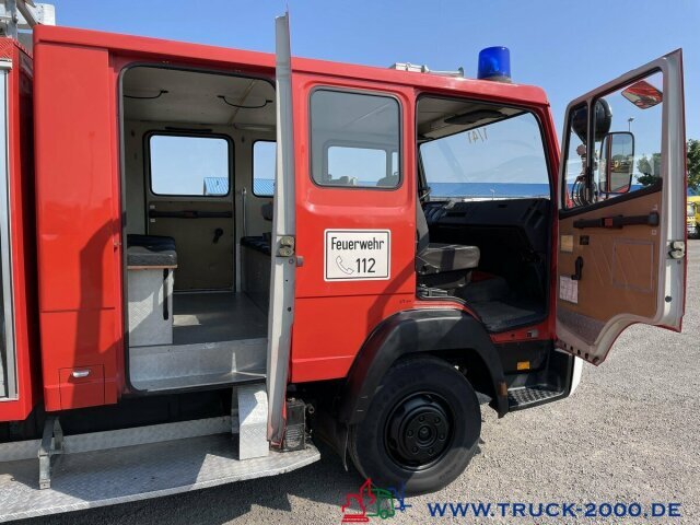 Interior photo 1: Επαγγελματικό αυτοκίνητο κόφα, Διπλοκάμπινο ελαφρύ επαγγελματικό Mercedes-Benz 814 D Metz Feuerwehr inkl Löschpumpe 9 Sitzer
