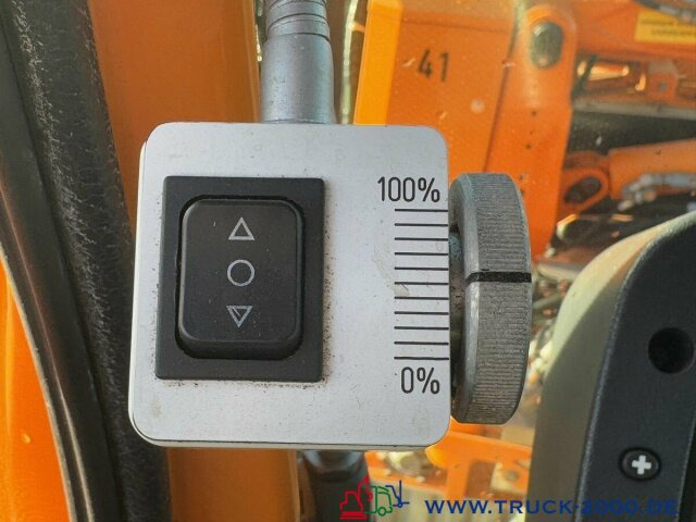 Unimog U 400 4x4 Winterdienst epoke Salzstreuer 238 PS - Φορτηγό: φωτογραφία 2 Unimog U 400 4x4 Winterdienst epoke Salzstreuer 238 PS - Φορτηγό: φωτογραφία 2