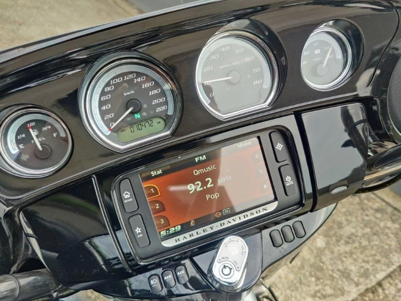 Harley-Davidson Electra Glide Ultra Limited 103" - Μοτοσικλέτα: φωτογραφία 3 Harley-Davidson Electra Glide Ultra Limited 103" - Μοτοσικλέτα: φωτογραφία 3