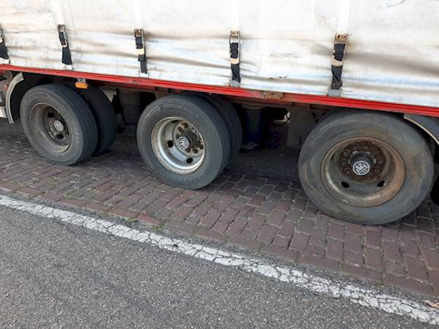 Tirsan RS - Επικαθήμενο κουρτίνα: φωτογραφία 3 Tirsan RS - Επικαθήμενο κουρτίνα: φωτογραφία 3