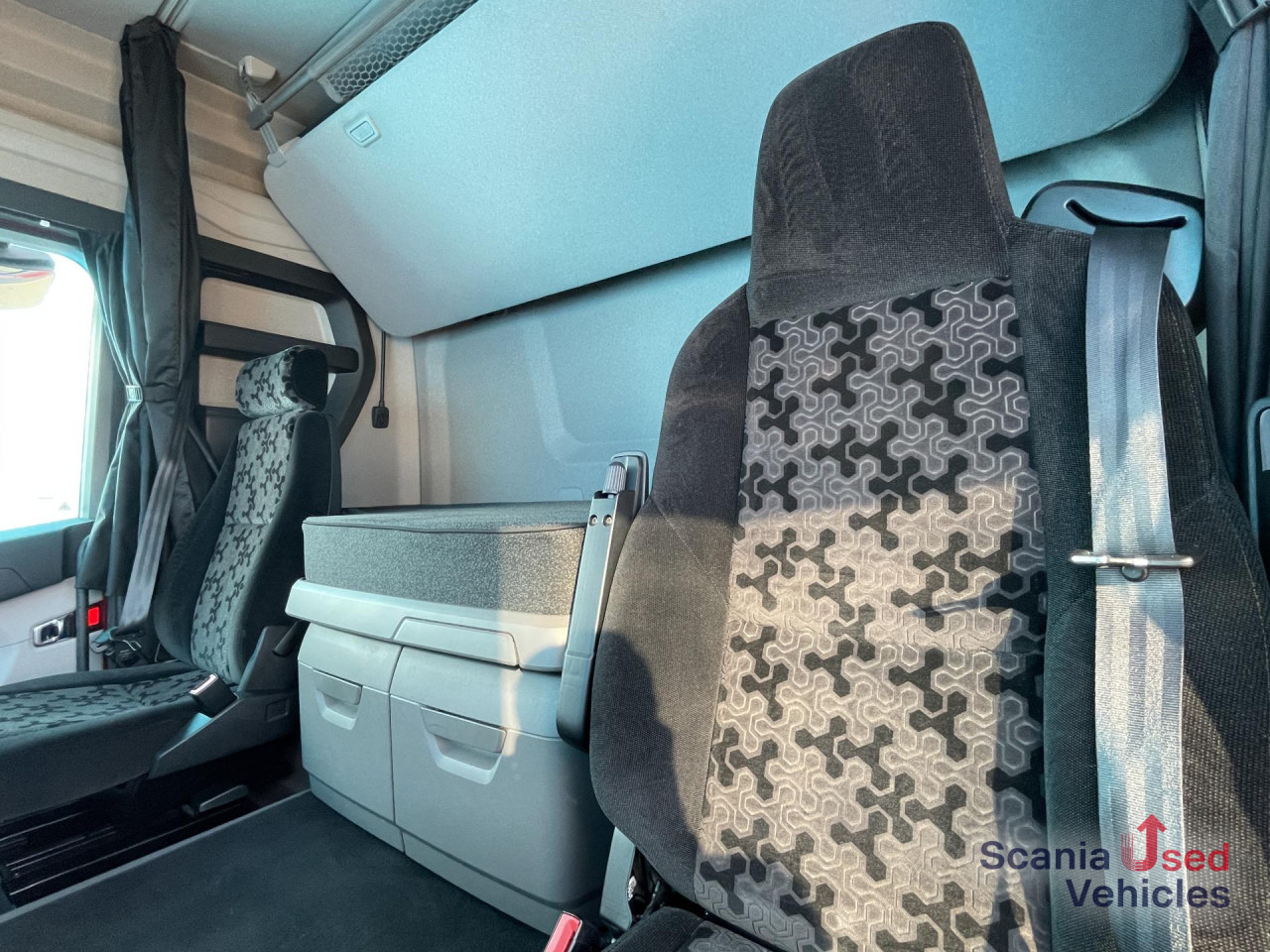 SCANIA R 410 A4x2NA RETARDER LED NAVI - Τράκτορας: φωτογραφία 5 SCANIA R 410 A4x2NA RETARDER LED NAVI - Τράκτορας: φωτογραφία 5