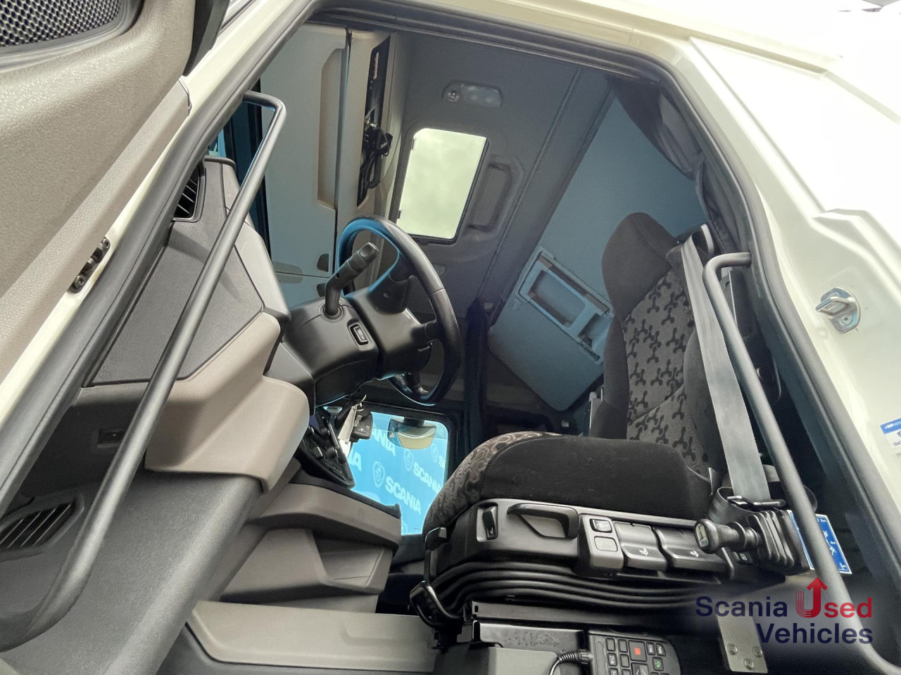 SCANIA R 450 A4x2NB DIFF-L RETARDER FULL AIR 8T HYDRO - Τράκτορας: φωτογραφία 4 SCANIA R 450 A4x2NB DIFF-L RETARDER FULL AIR 8T HYDRO - Τράκτορας: φωτογραφία 4