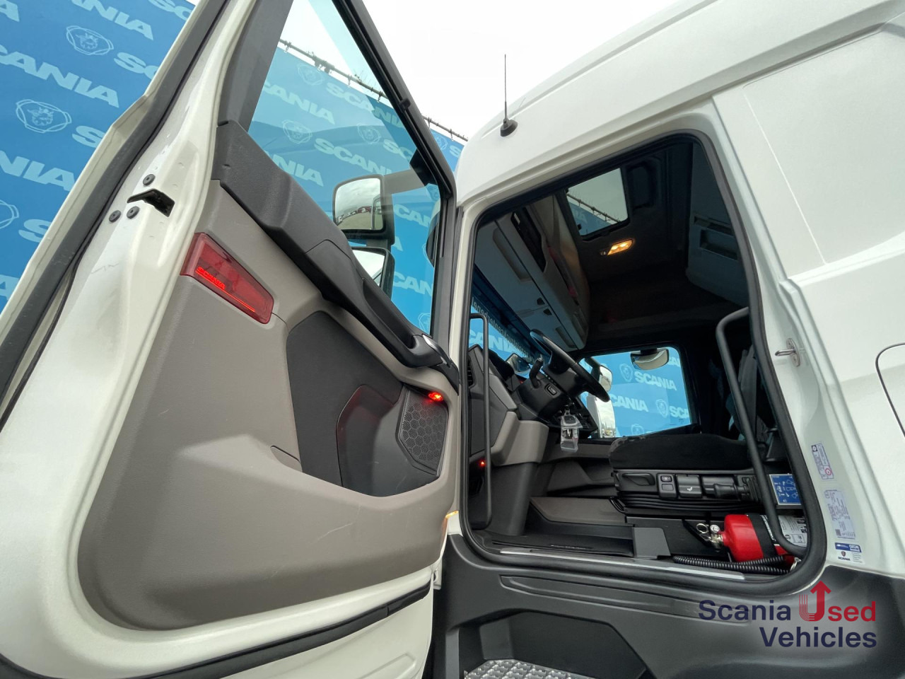 SCANIA R 450 A4x2NB RETARDER DIFF-L FULL AIR HYDRO 8T - Τράκτορας: φωτογραφία 4 SCANIA R 450 A4x2NB RETARDER DIFF-L FULL AIR HYDRO 8T - Τράκτορας: φωτογραφία 4